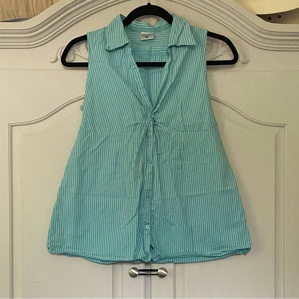 5/$25 Motherhood Maternity Blue Twist Top Button Up Blouse